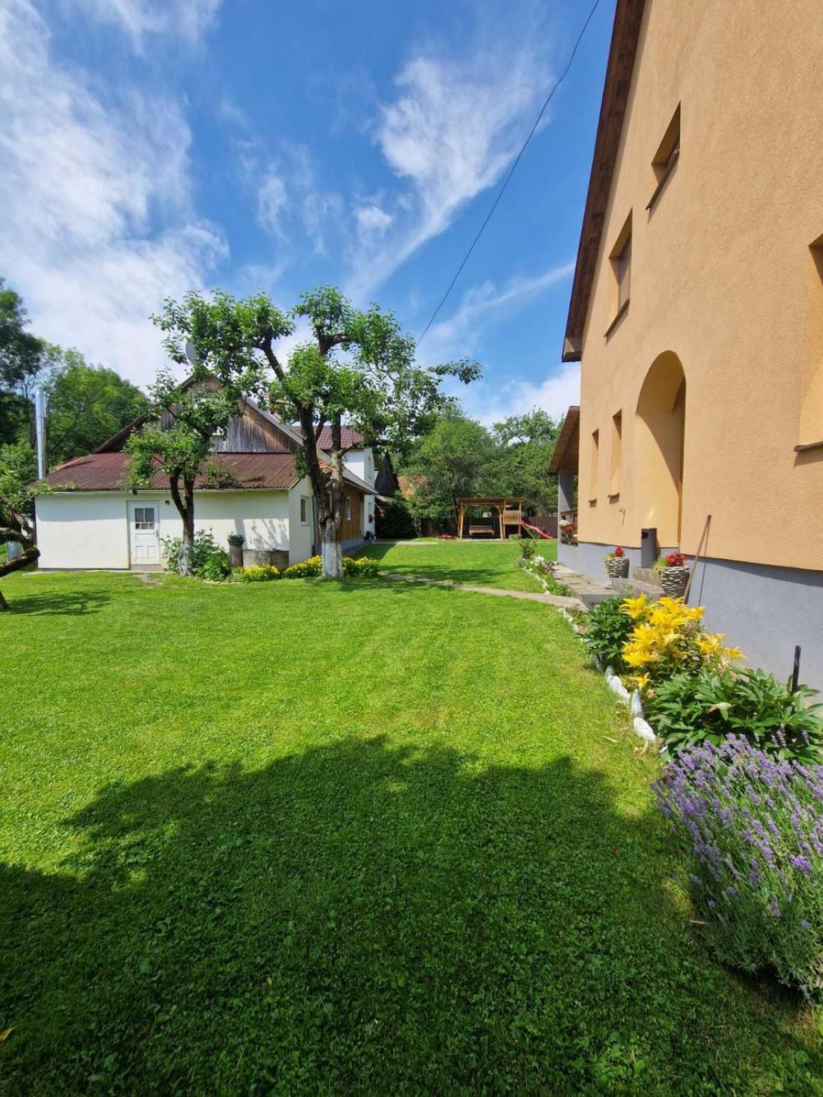 У Дядька Guest House Pilipets Exterior photo